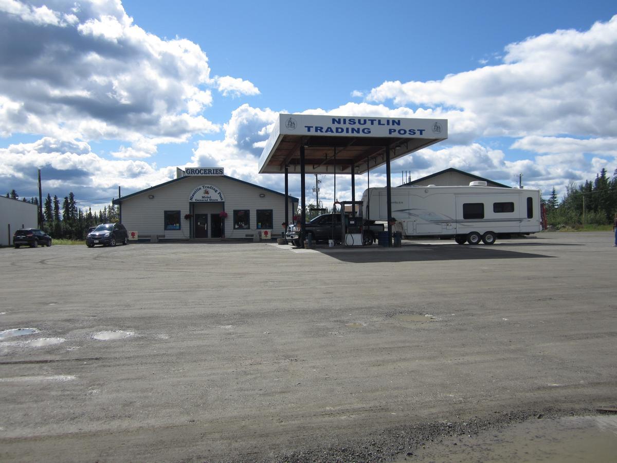 Nisutlin Trading Post Motel Teslin Ngoại thất bức ảnh