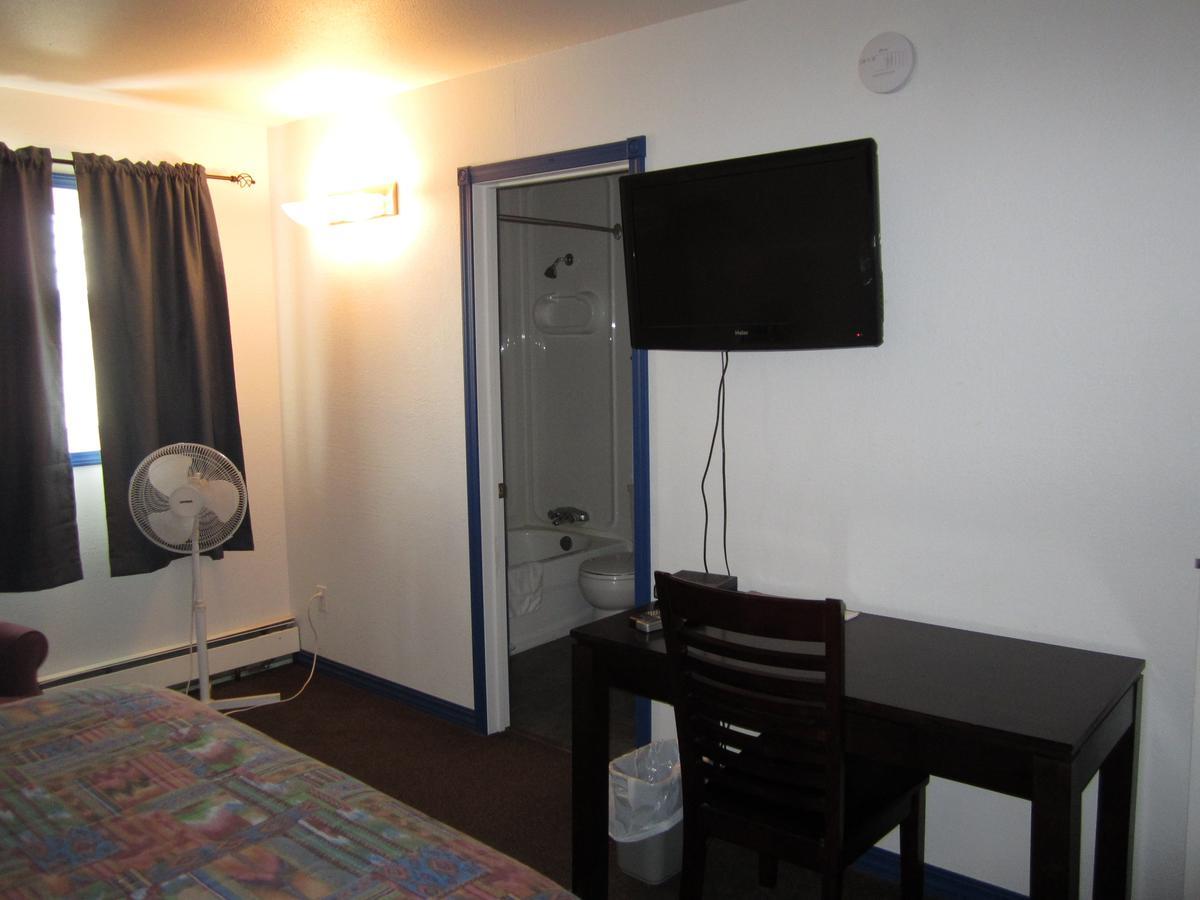 Nisutlin Trading Post Motel Teslin Phòng bức ảnh