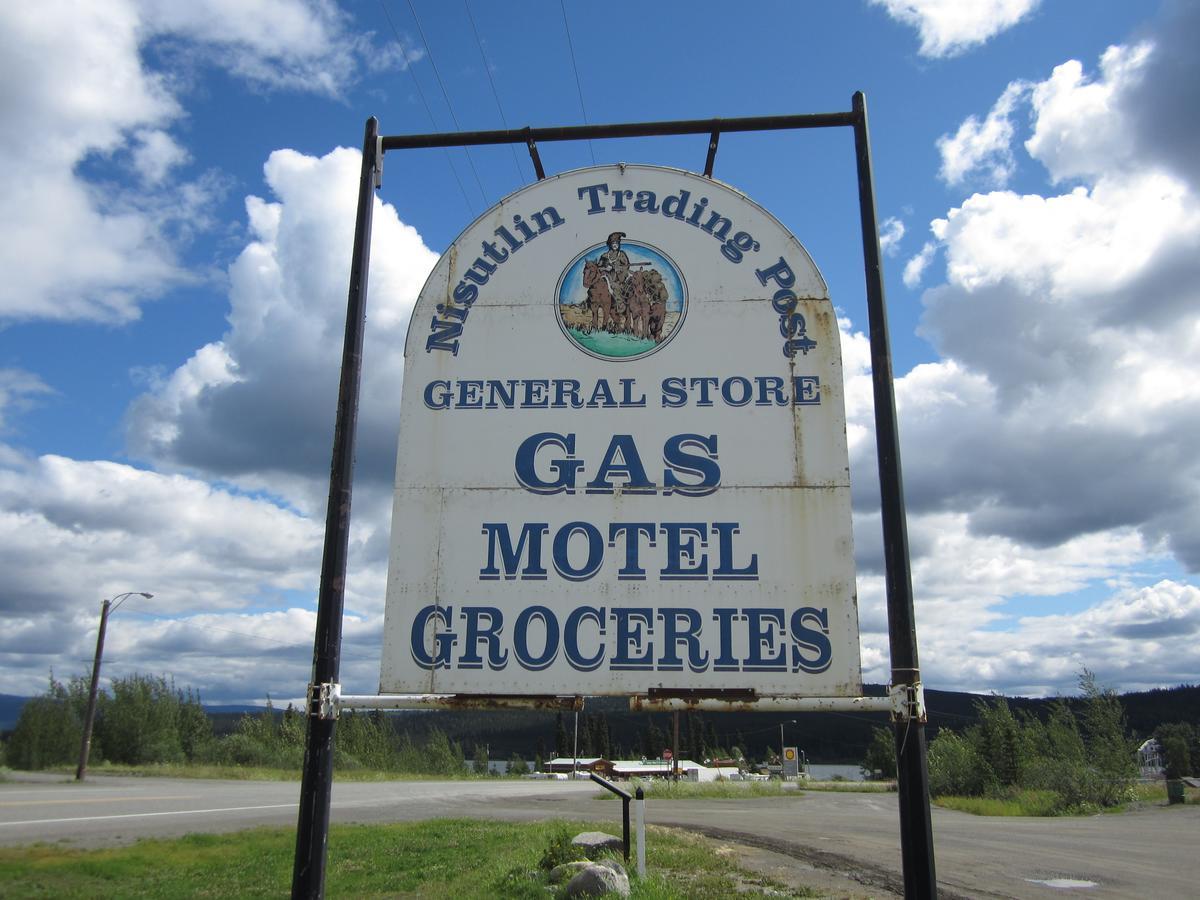 Nisutlin Trading Post Motel Teslin Ngoại thất bức ảnh