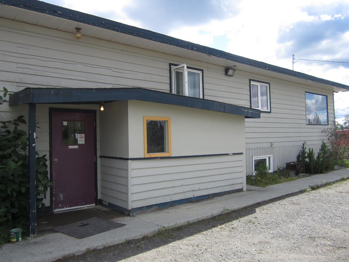 Nisutlin Trading Post Motel Teslin Ngoại thất bức ảnh
